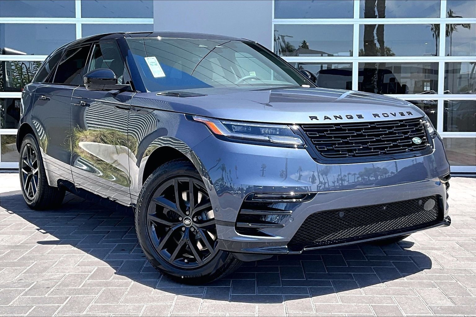 New 2026 Varesine Blue Land Rover Dynamic SE image 2