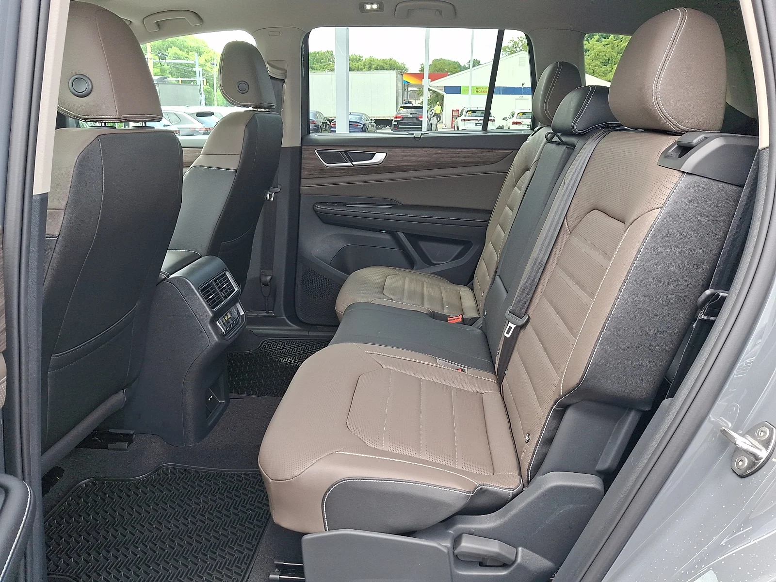 New 2026 pure gray - J2J2 Volkswagen SEL image 6
