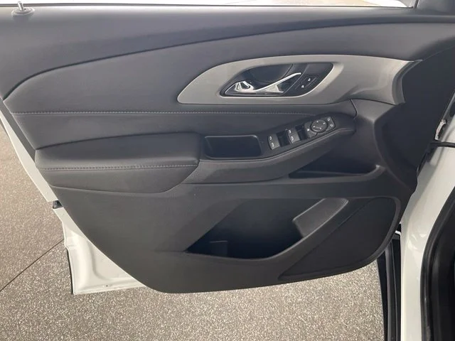 Used 2023 White Chevrolet LT image 34