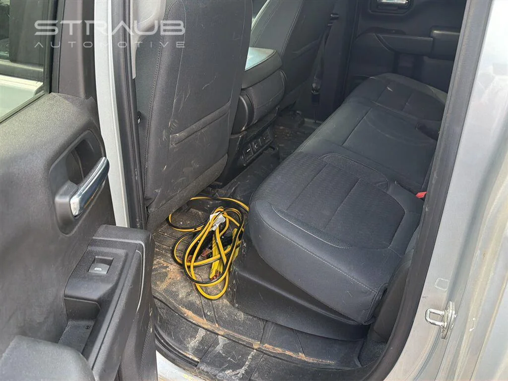 Used 2019 Silver Ice Metallic Chevrolet LT image 7