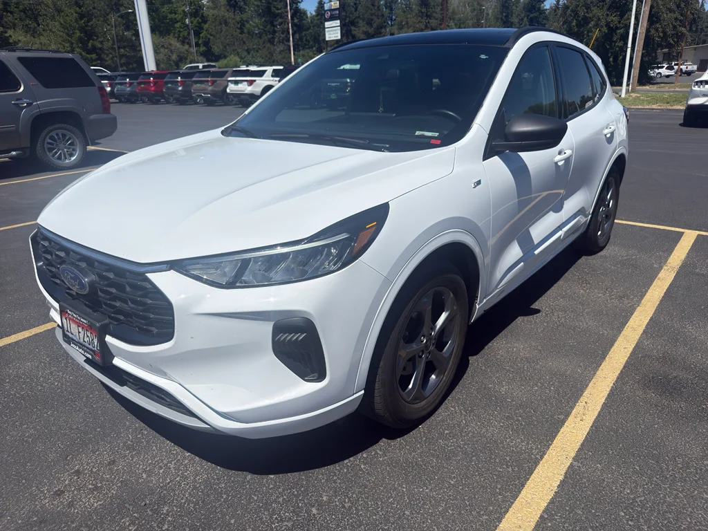 Used 2023 Oxford White Ford ST-Line image 9