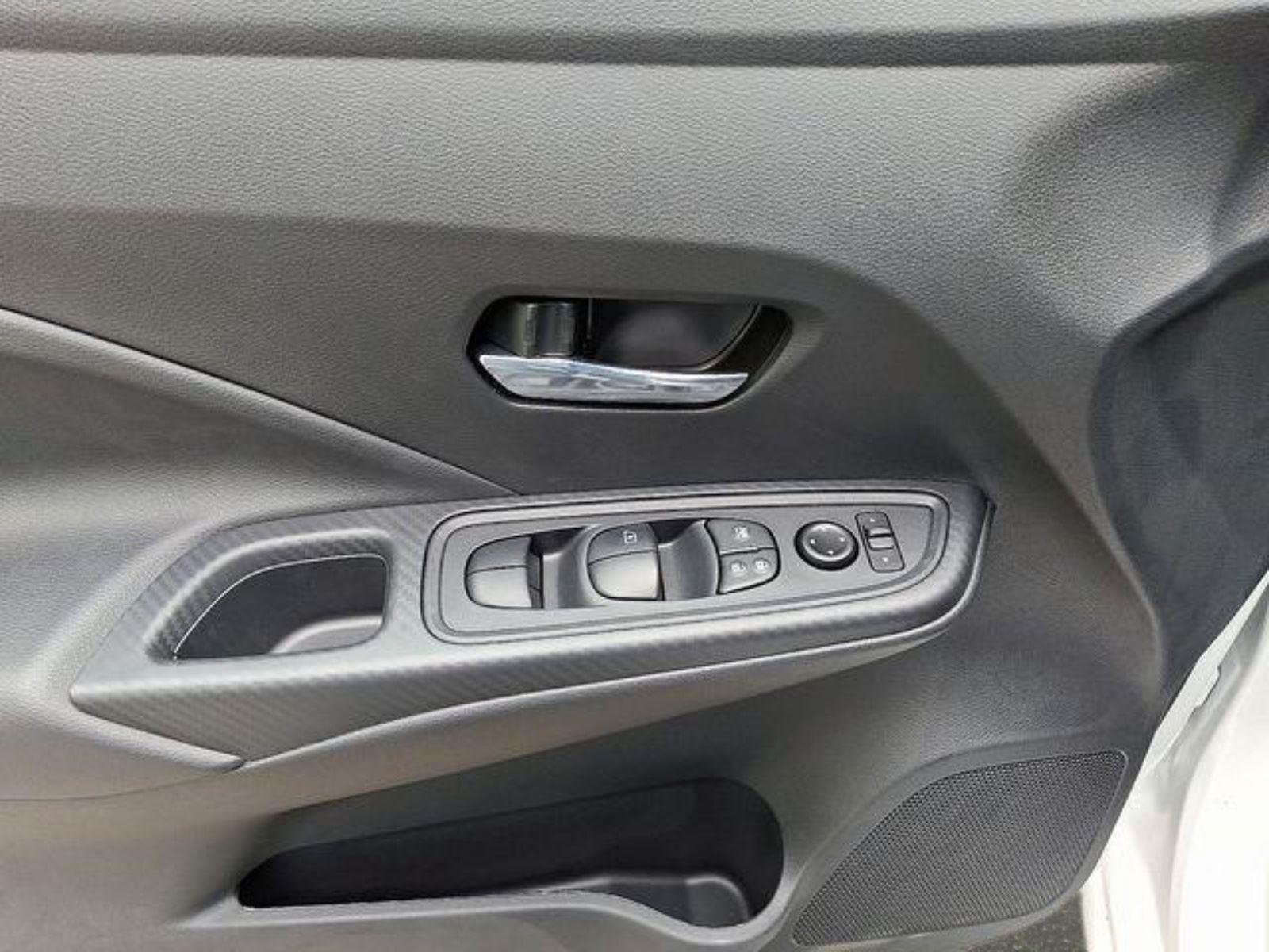 2025 Nissan Versa Sedan SV - Photo 8