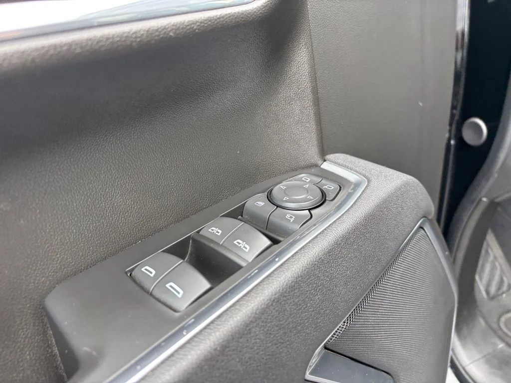 Used 2025 Black GMC SLT image 23