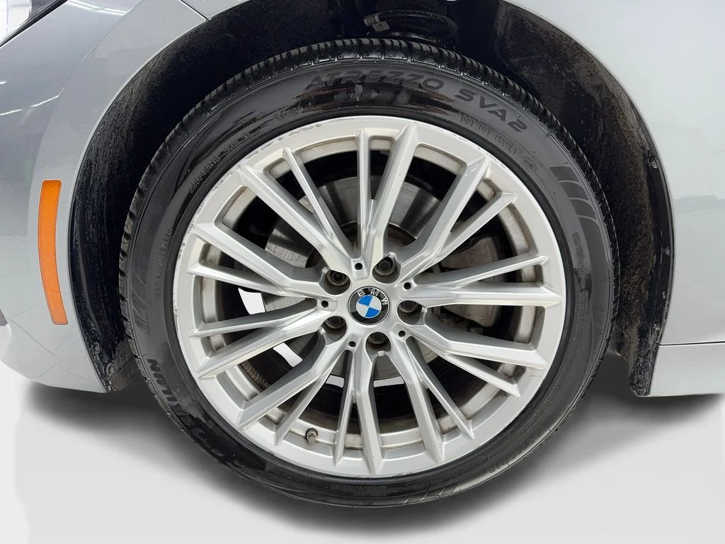 Used 2024 Gray BMW 330i image 41