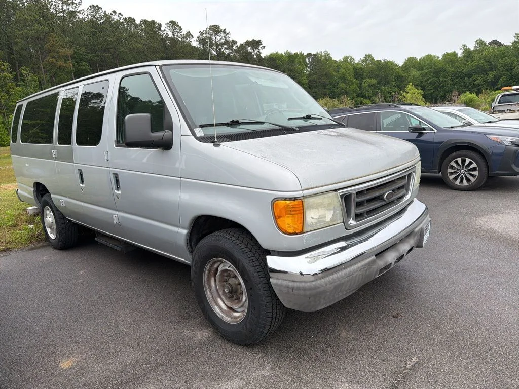 2004 Ford Econoline Wagon XLT