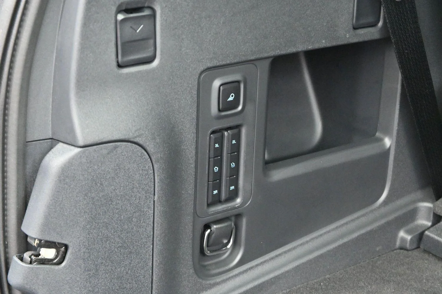 Used 2025 Black Ford Platinum image 12