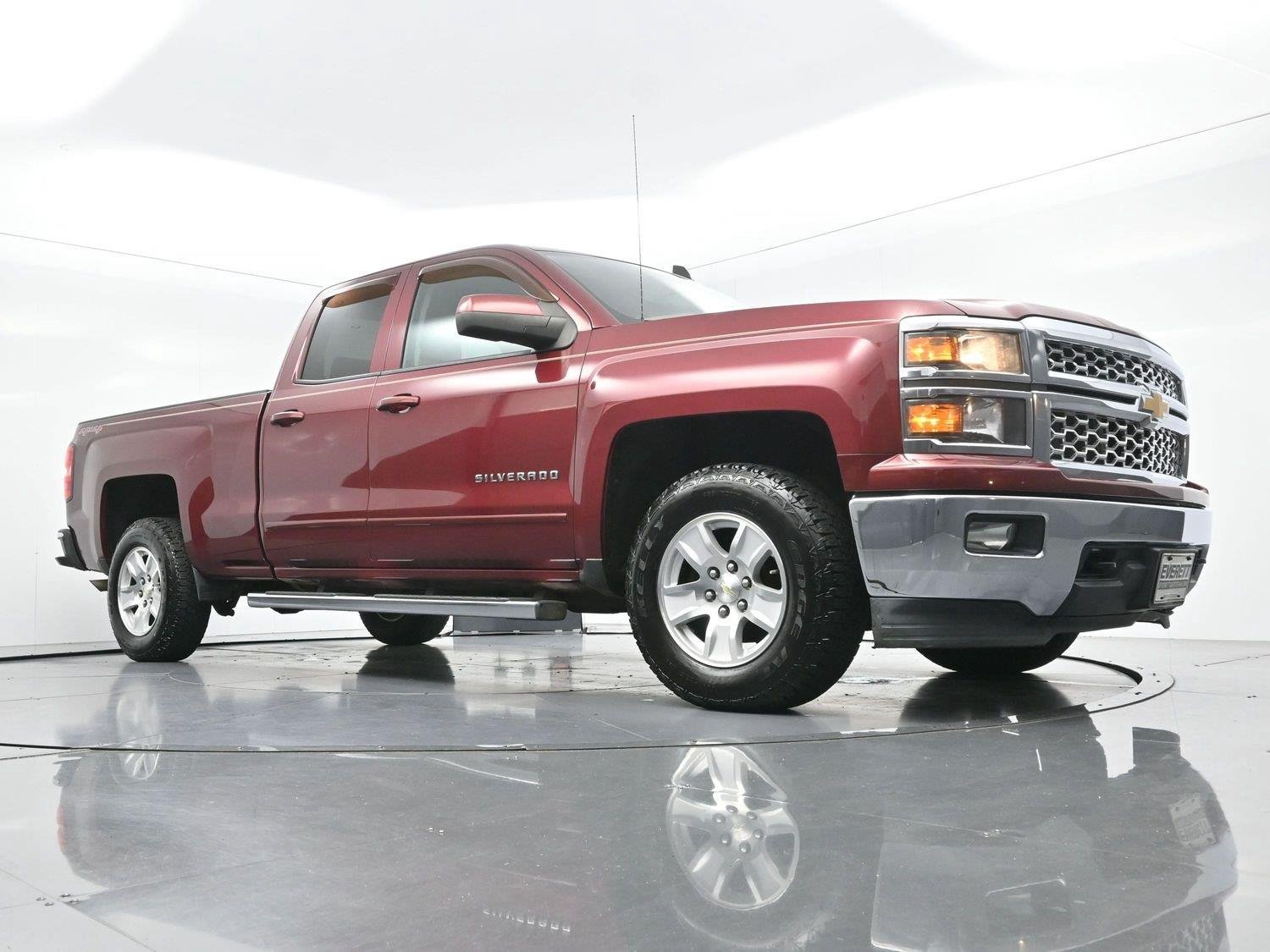 Used 2015 DEEP RUBY METALLIC Chevrolet LT image 39