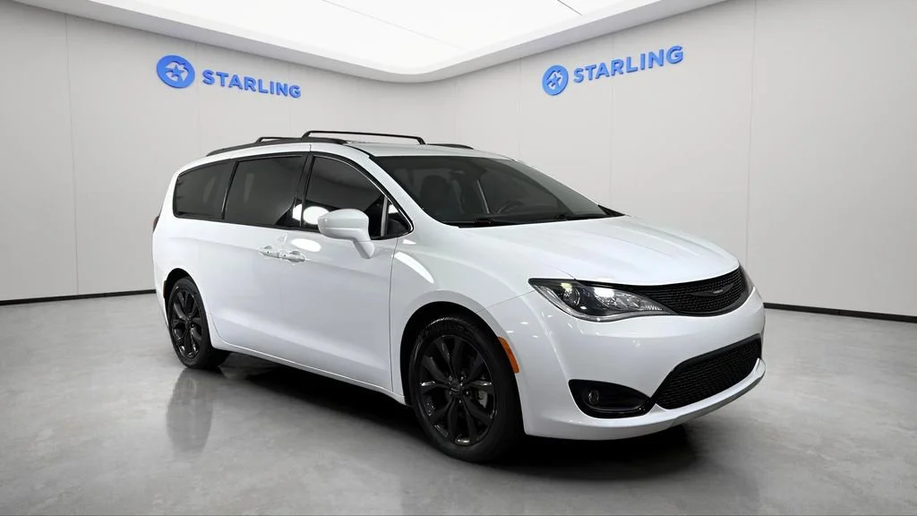 Used 2019 White Chrysler Touring Plus image 14