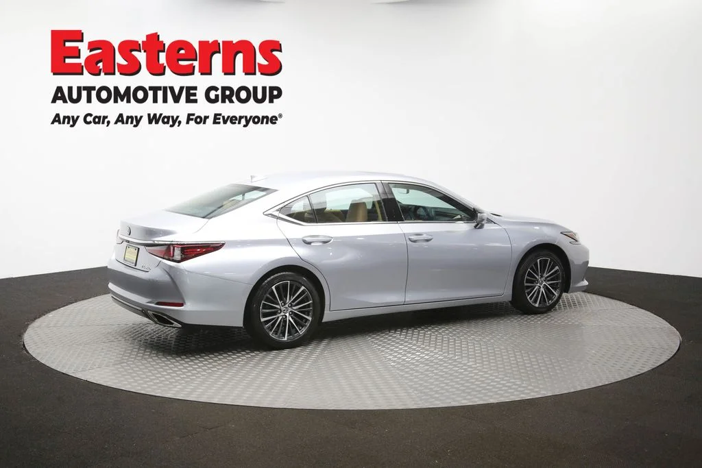 Used 2022 Silver Lexus 350 image 38