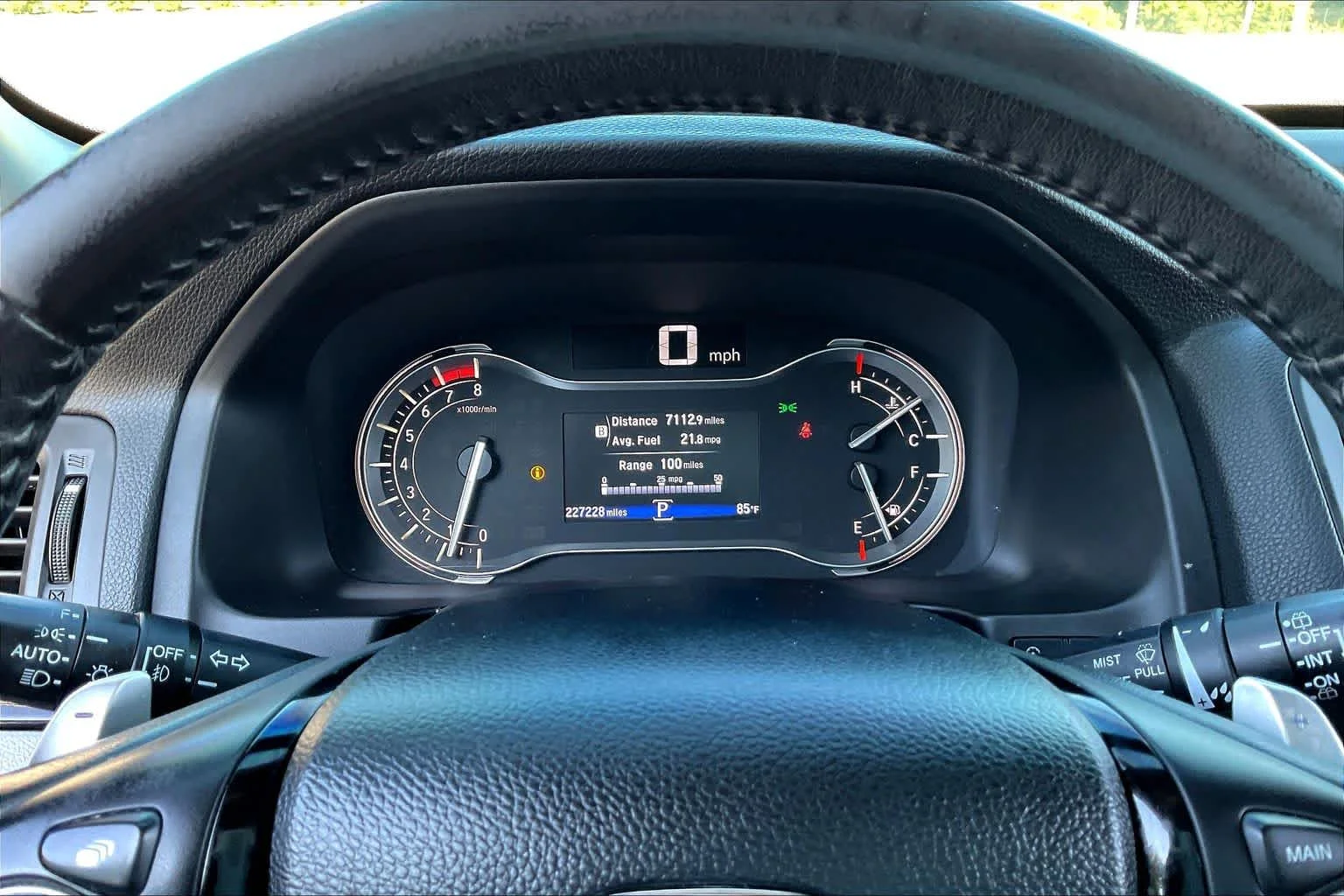 Used 2017 Lunar Silver Metallic Honda Touring image 25