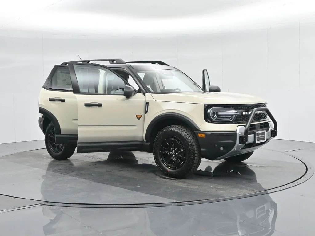 New 2025 Desert Sand Ford Badlands image 32