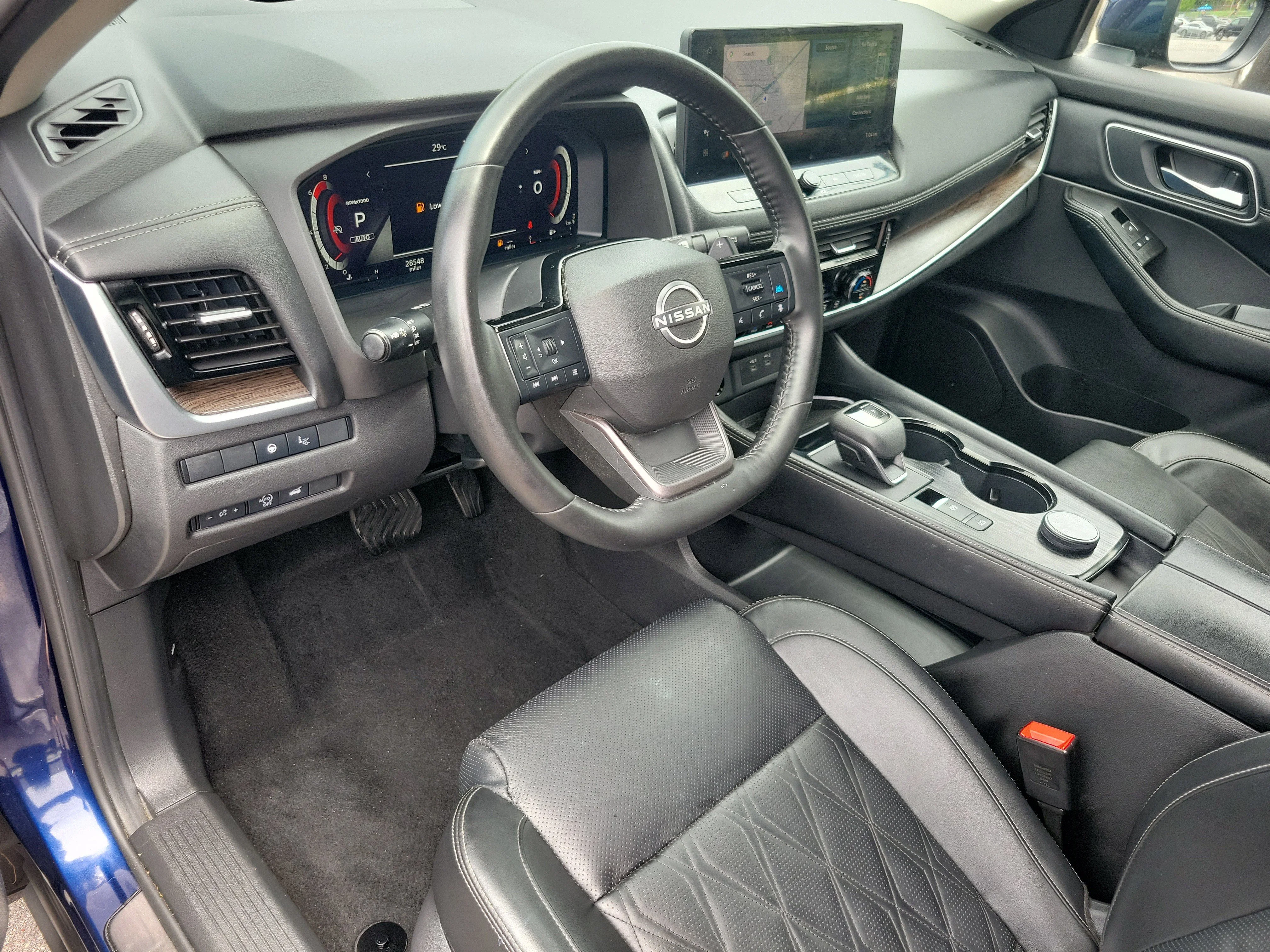 Used 2025 Deep Ocean Blue Pearl Nissan Platinum image 4