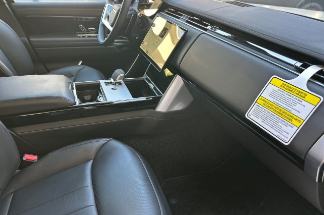 New 2026 Obsidian Black Satin Land Rover SE image 14