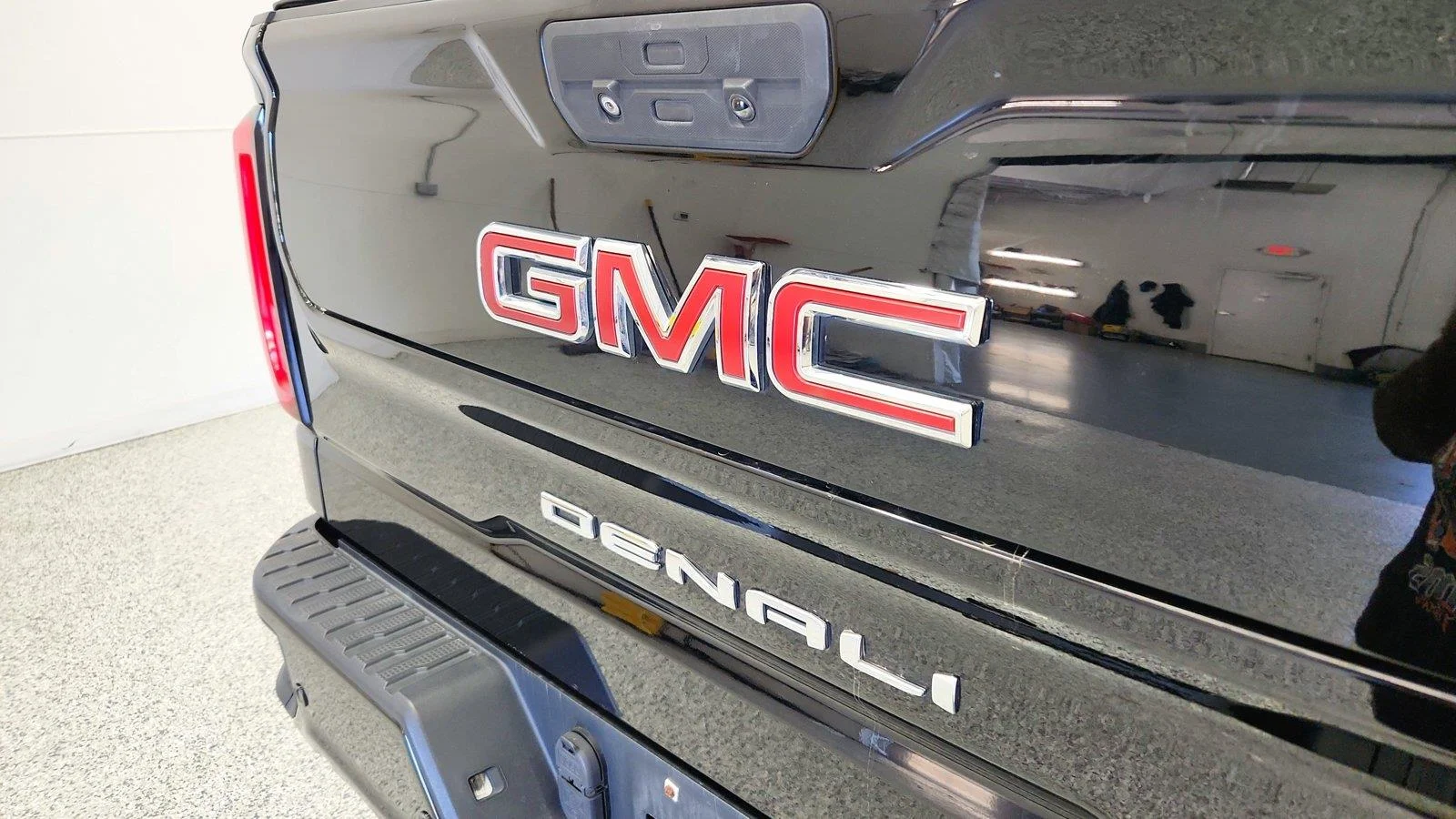 Used 2019 ONYX BLACK GMC Denali image 36