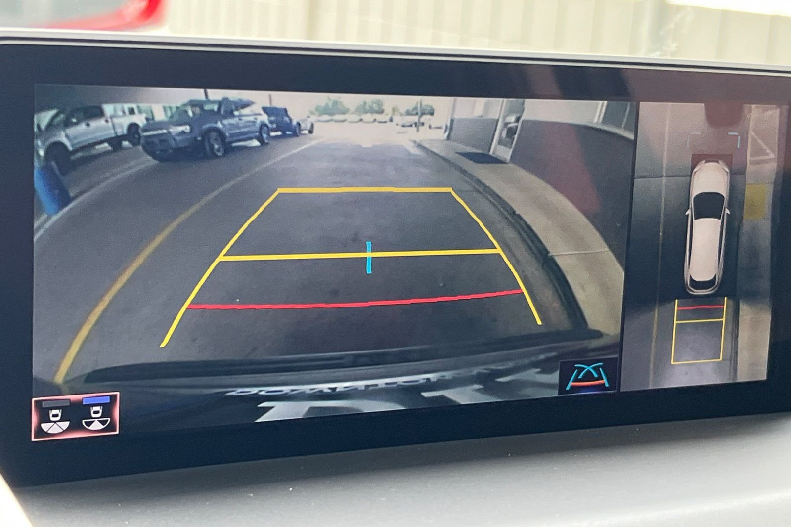 Used 2020 Silver Lexus 300h image 24