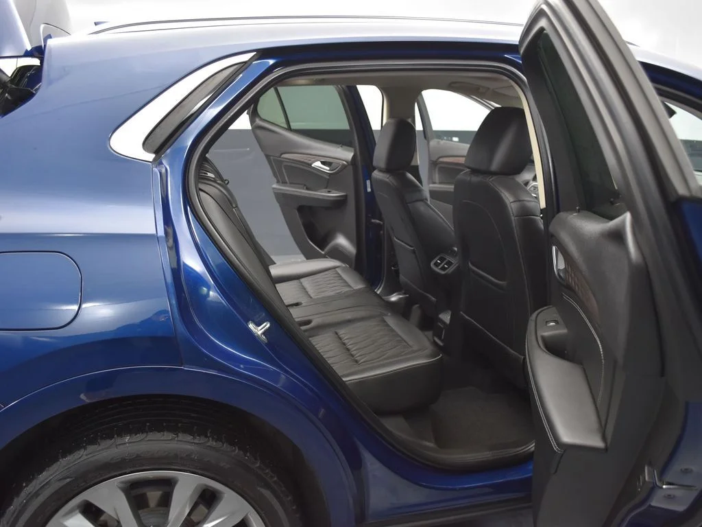 Used 2022 Blue Buick Avenir image 31