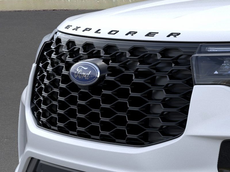 New 2026 Star White Metallic Tri-Coat Ford ST-Line image 17