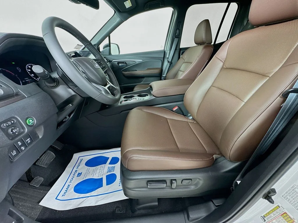 New 2026 Platinum White Pearl Honda RTL image 25