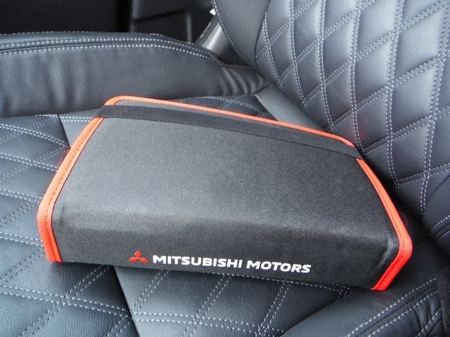Used 2022 Black Mitsubishi SEL image 47