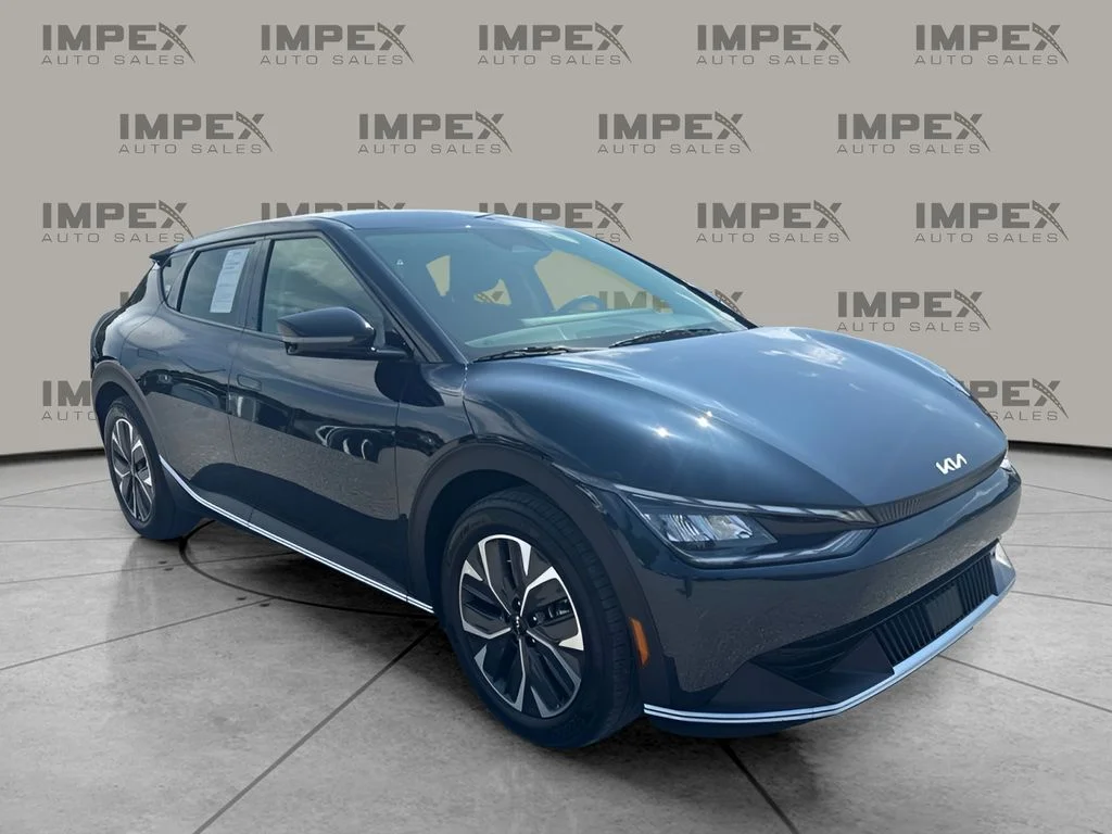 Used 2024 Blue Kia Light image 4