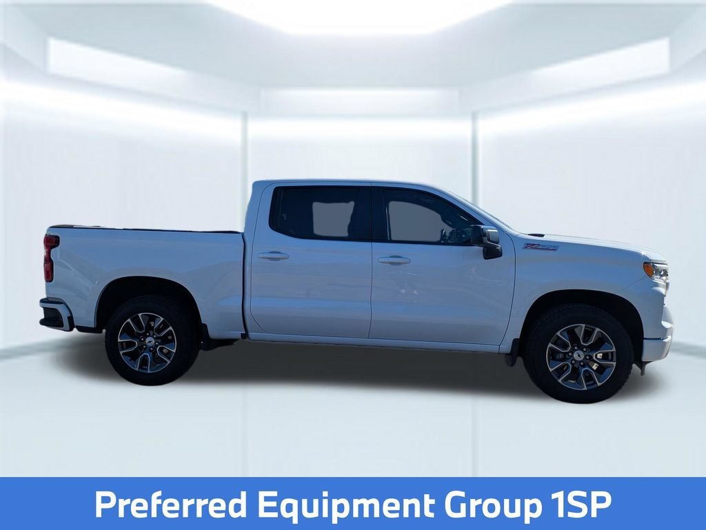 Used 2024 Summit White Chevrolet RST image 8