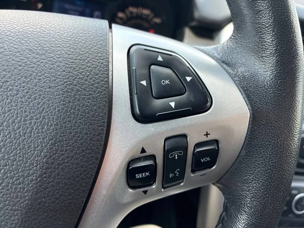 Used 2014  Ford SEL image 10