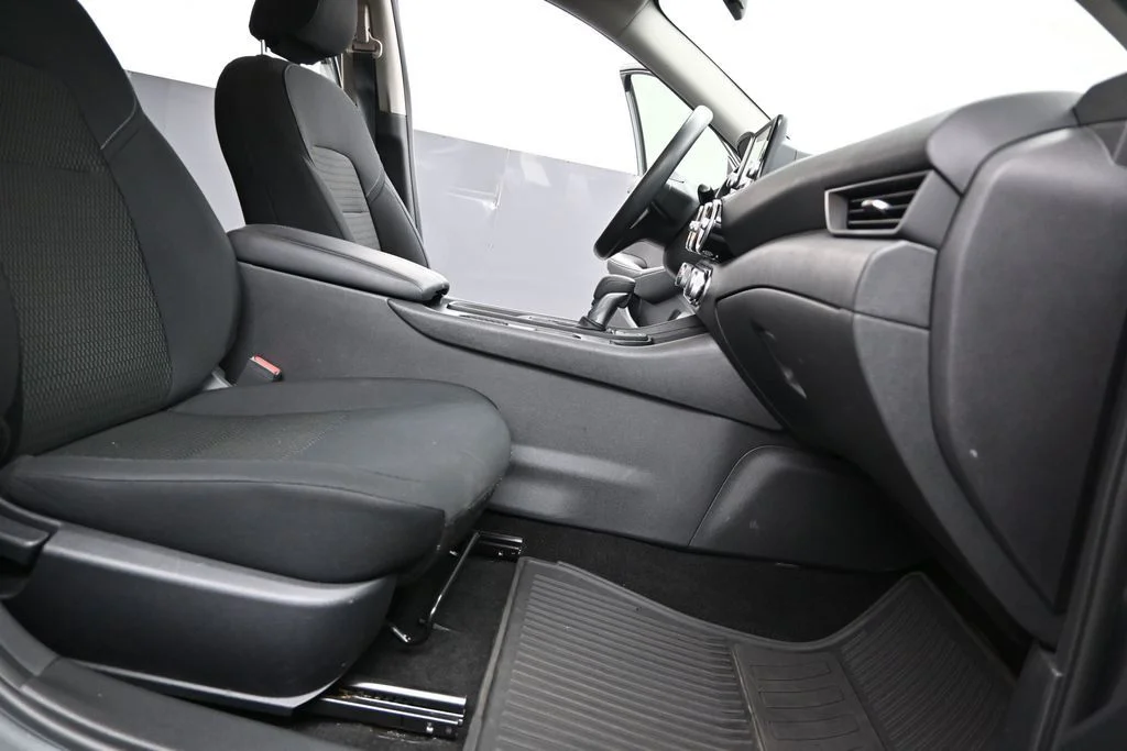 Used 2023 Gray Nissan S image 21
