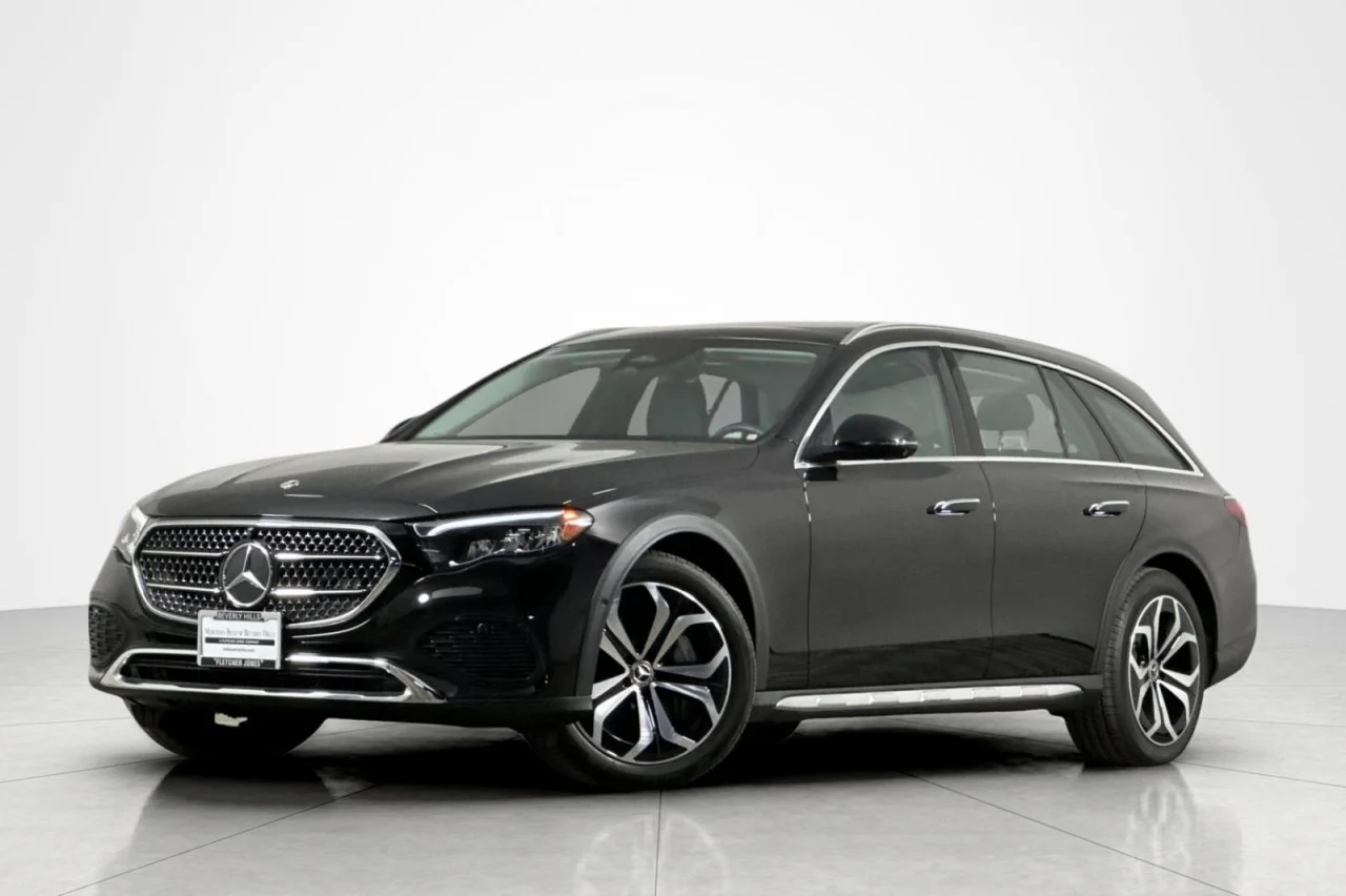 2025 Mercedes-Benz E-Class E450 4MATIC All-Terrain's photo