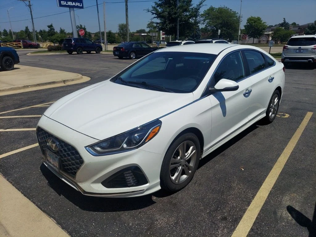 Used 2019 White Hyundai SEL image 4