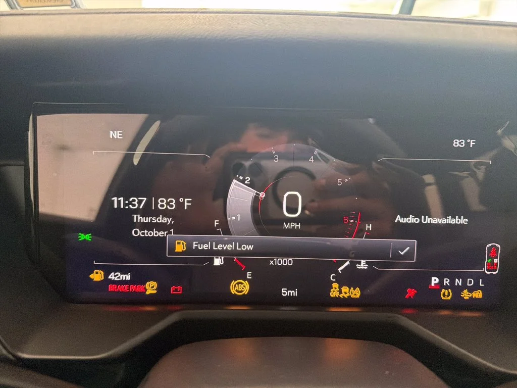 New 2027 Summit White GMC Elevation image 15