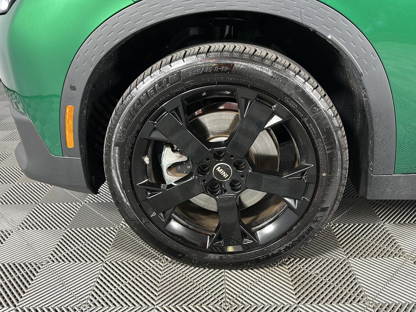Used 2026 British Racing Green IV Metallic MINI S image 8