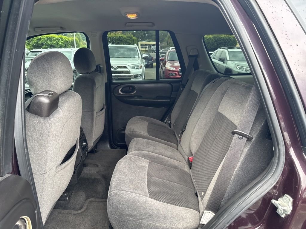 Used 2009 Red Chevrolet LT image 6