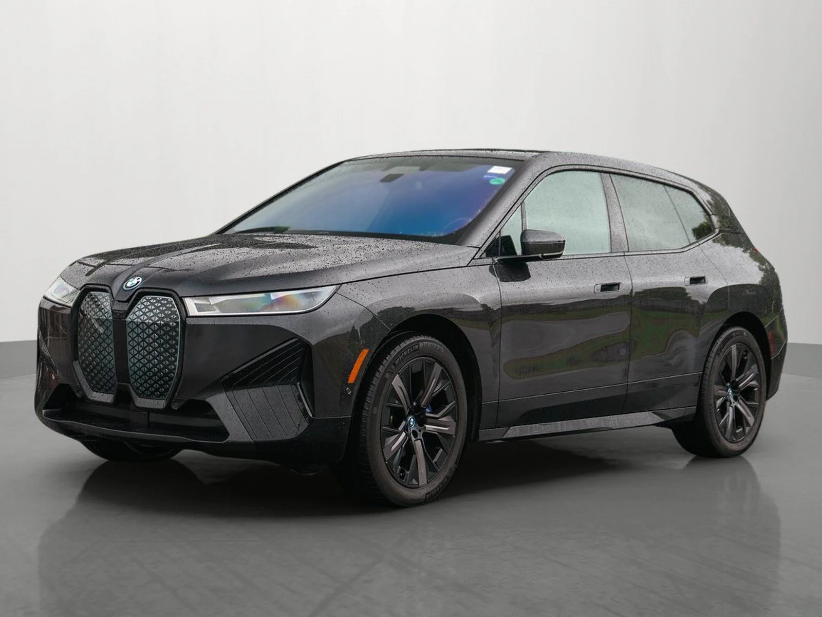 Used 2024 Dark Graphite Metallic BMW xDrive50 image 3