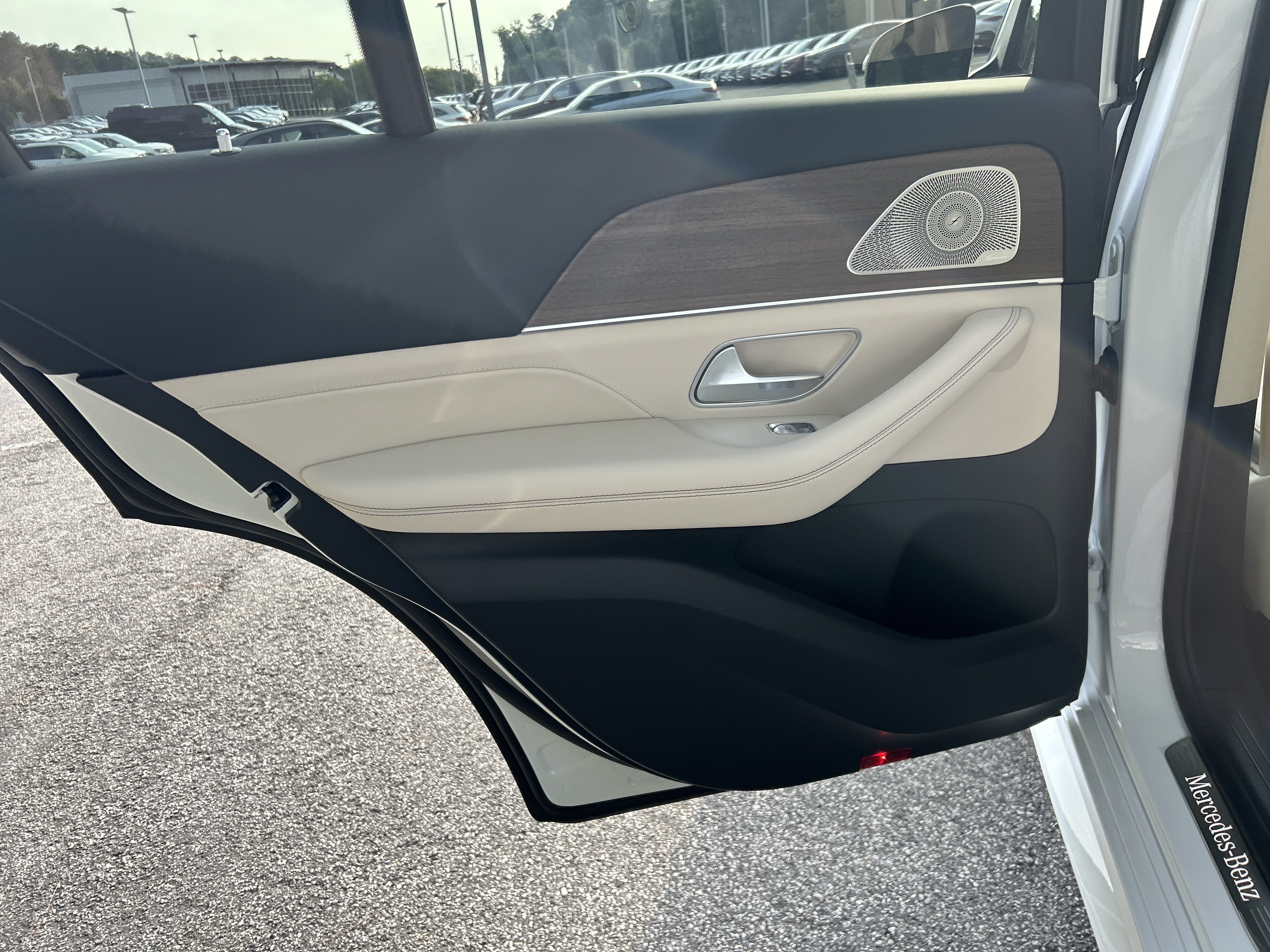 New 2026 MANUFAKTUR Moonlight White Metallic Mercedes-Benz GLE 350 4MATIC® SUV image 34
