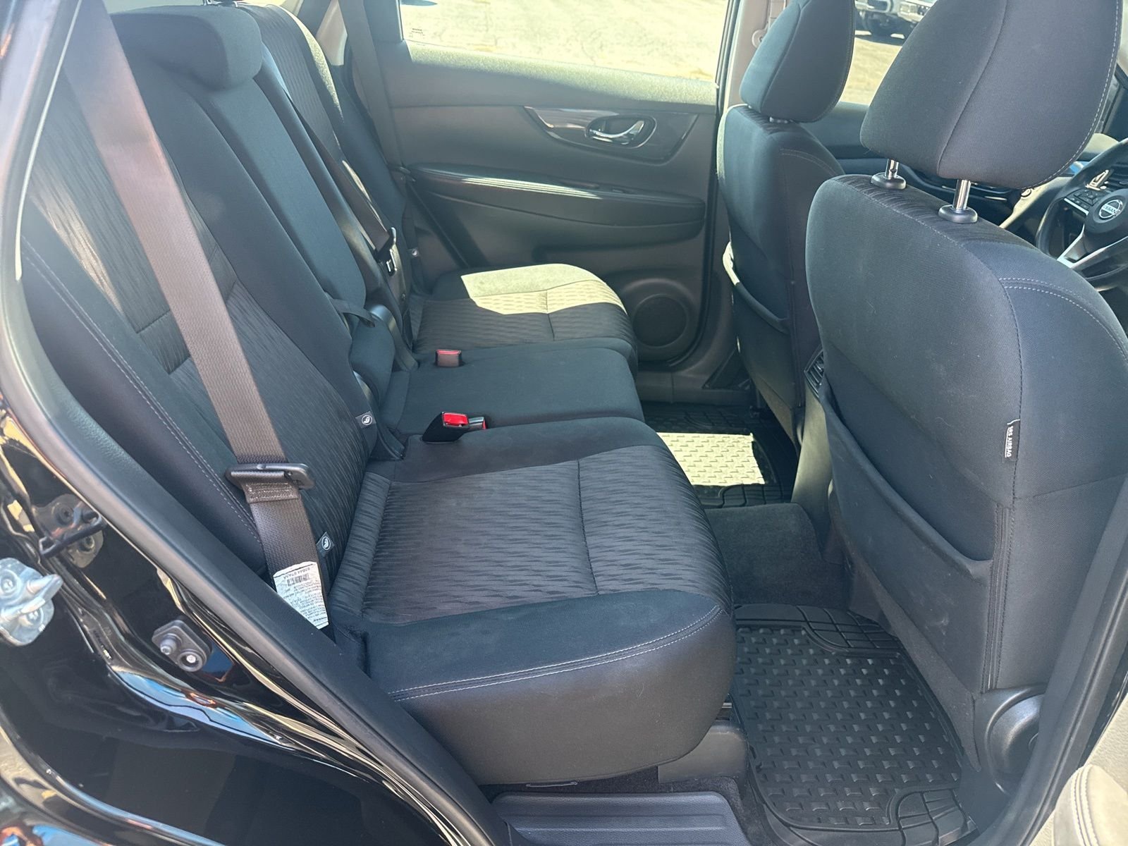 Used 2018  Nissan S image 21