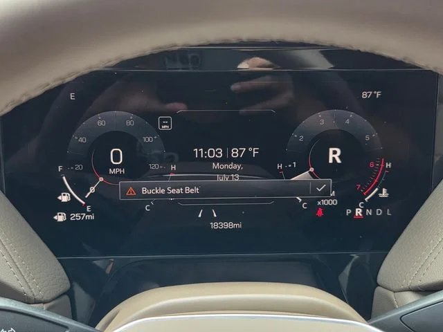 Used 2025 White GMC Denali image 23
