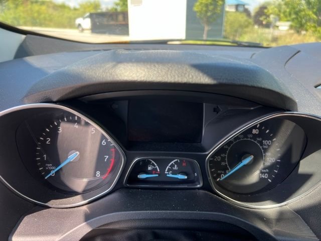 Used 2018 Gold Ford SEL image 10