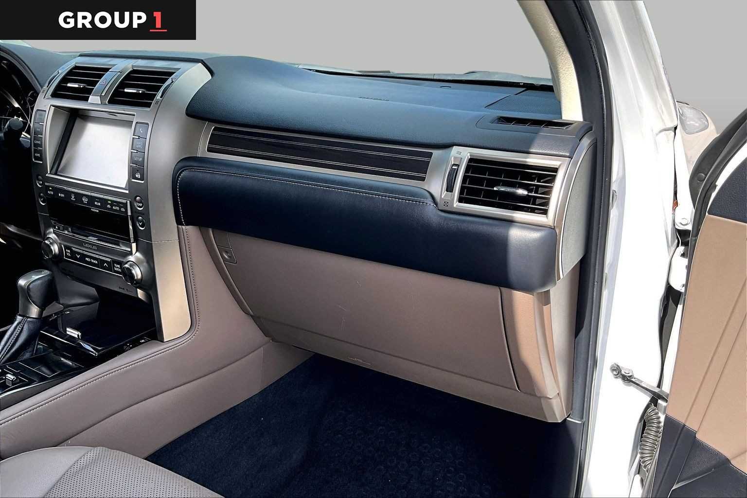 Used 2020 Starfire Pearl Lexus Premium image 16