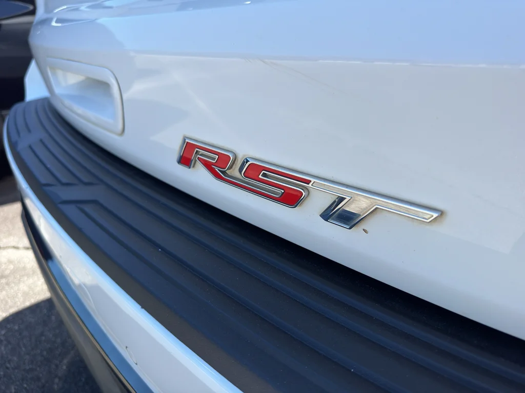 Used 2021 SUMMIT WHITE Chevrolet RST image 5