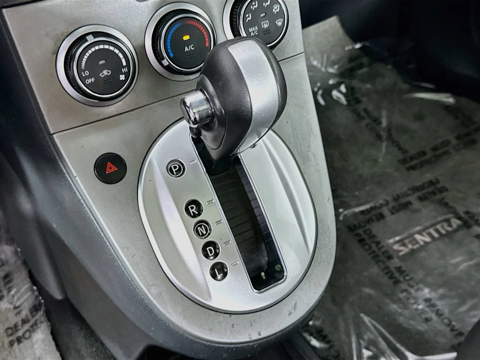 Used 2011 Black Nissan 2.0 SL image 18