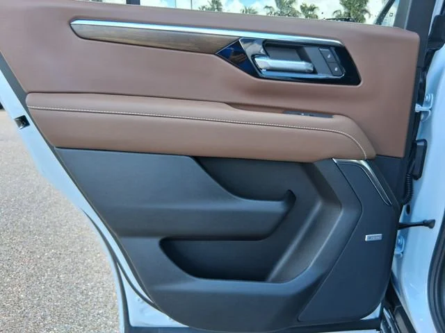New 2026 Polar White Tricoat Chevrolet High Country image 22