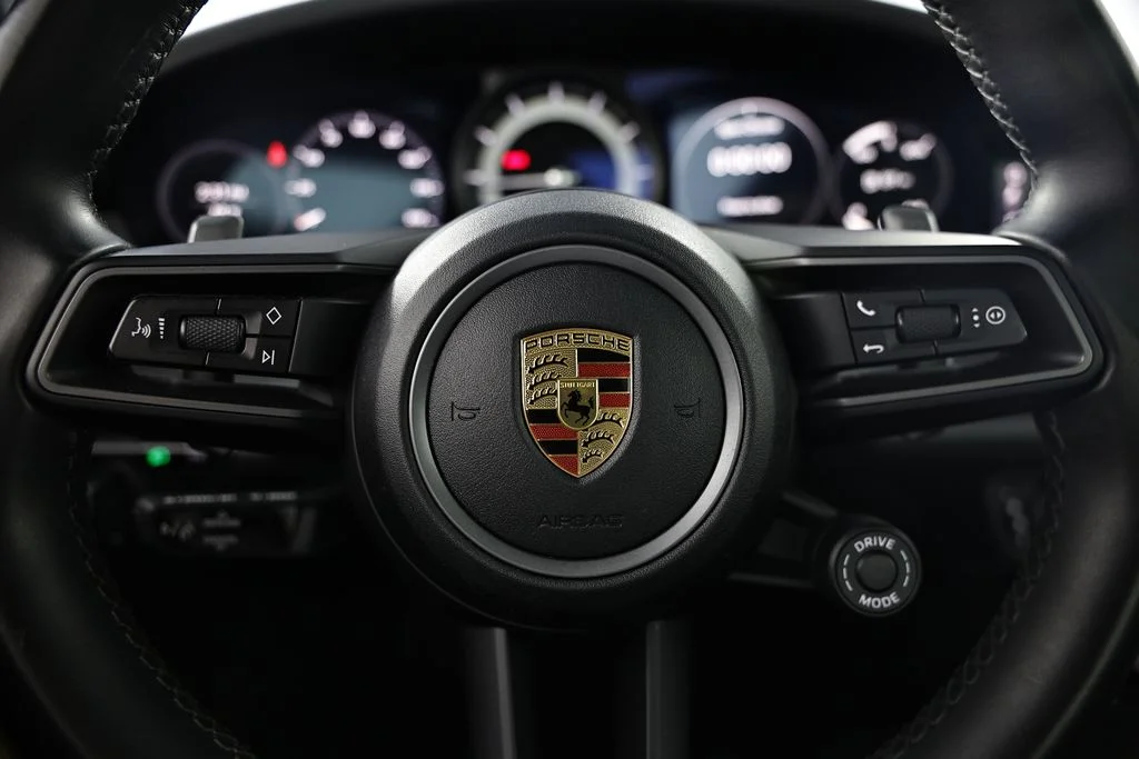 Used 2021 White Porsche Carrera image 33