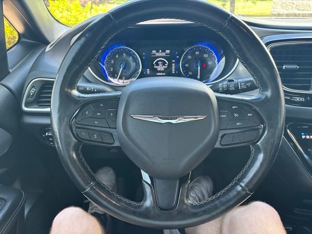 Used 2019 Bright White Clearcoat Chrysler Touring L image 17