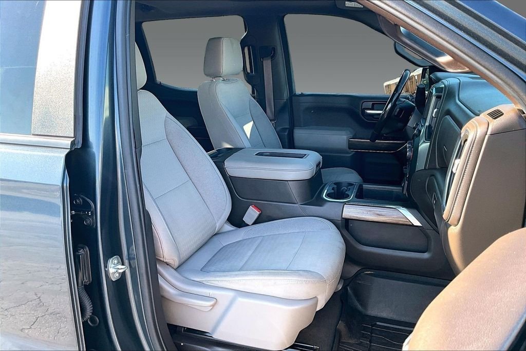 Used 2019 Shadow Gray Metallic Chevrolet RST image 4