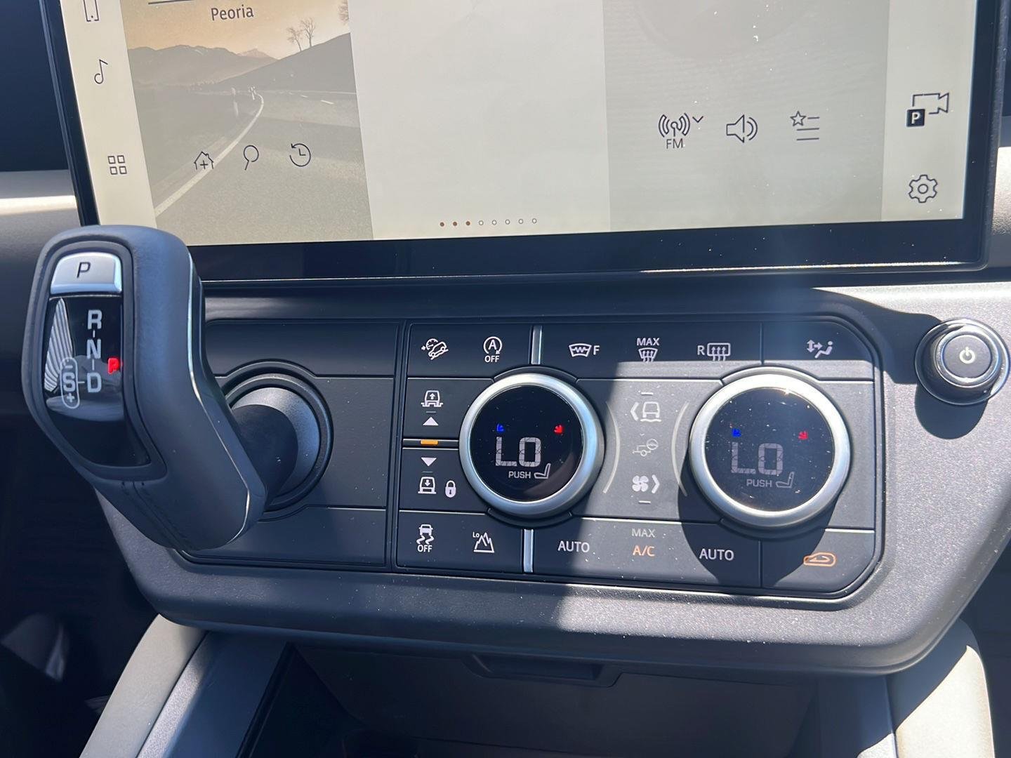 Used 2026 Fuji White Land Rover S image 16