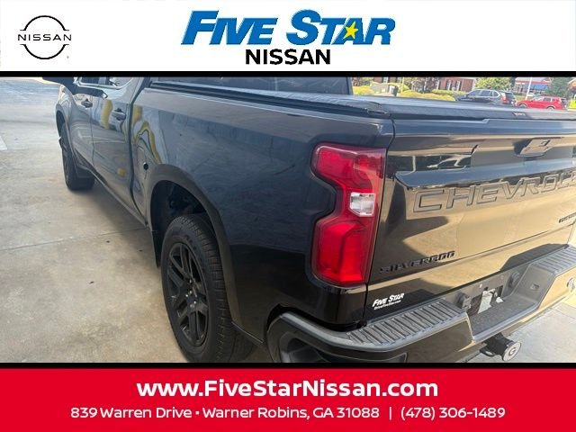 Used 2020 Black Chevrolet Custom image 14