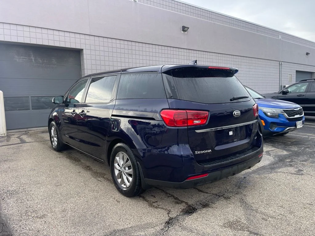 Used 2019 Kia Sedona LX with VIN KNDMB5C19K6541318 for sale in Racine, WI