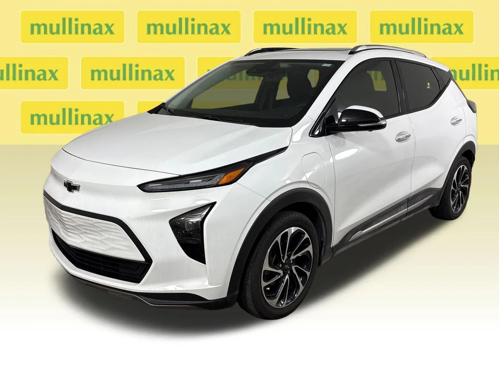 Used 2023 White Chevrolet Premier image 16