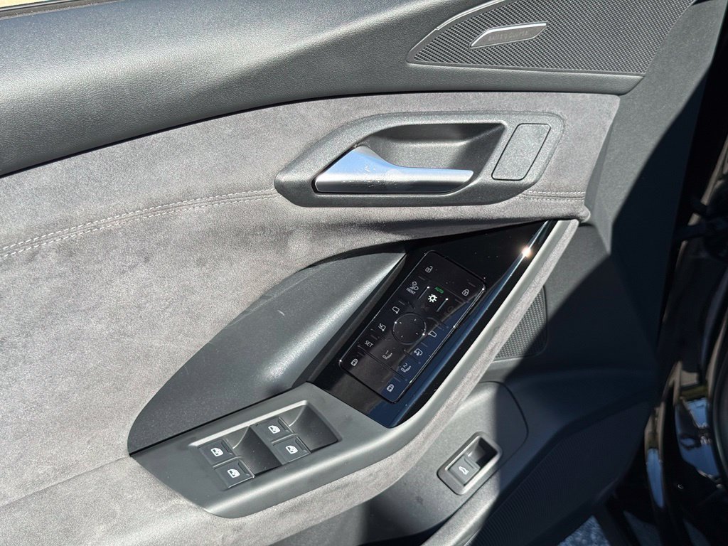 2025 Audi SQ6 e-tron Prestige - Photo 23