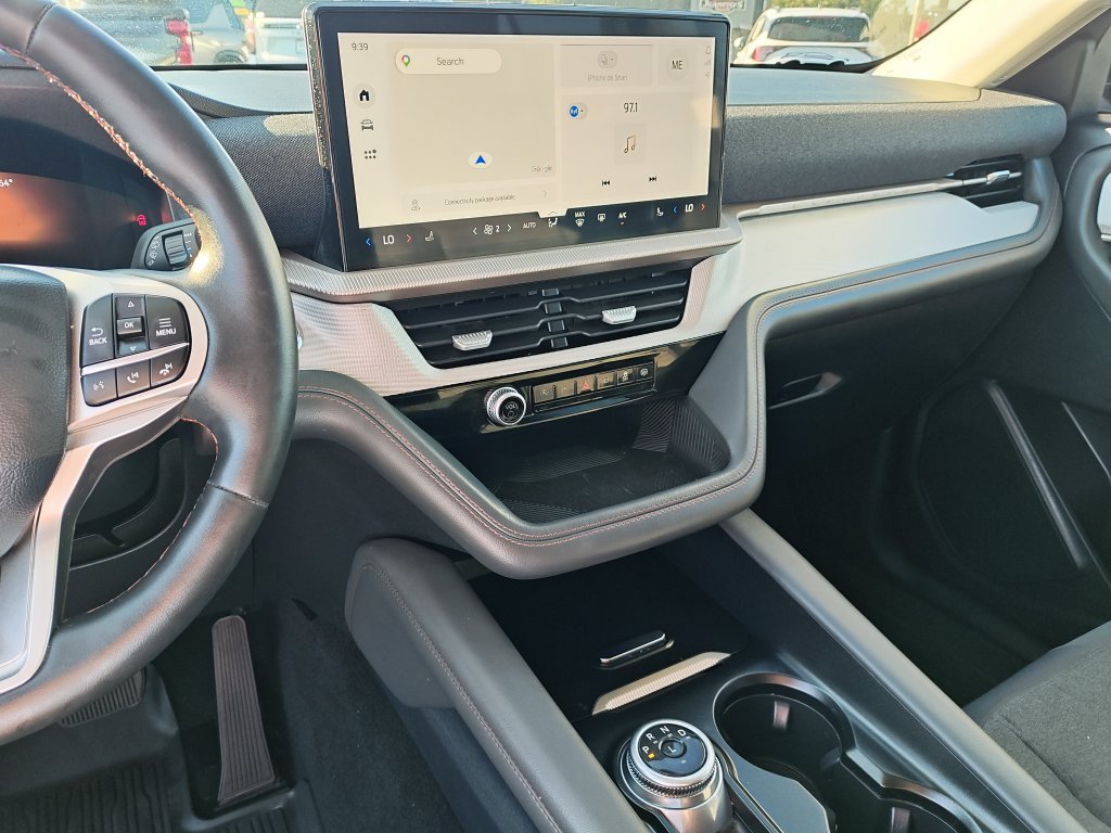 Used 2025 Gray Ford Active image 20